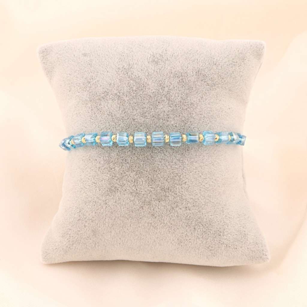 Bratara Snur cu Bile de Aur 14k si Cristal Turcoaz 4 mm