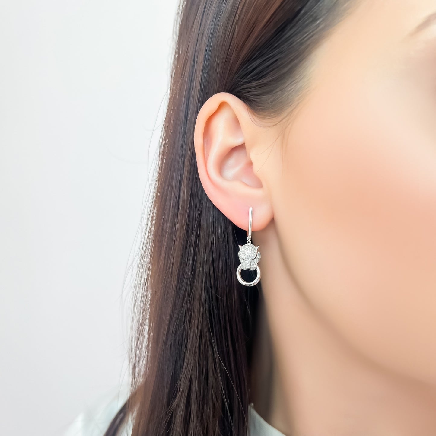 Cercei Aur 14k Alb cu Diamante 0.313 ct si Smaralde