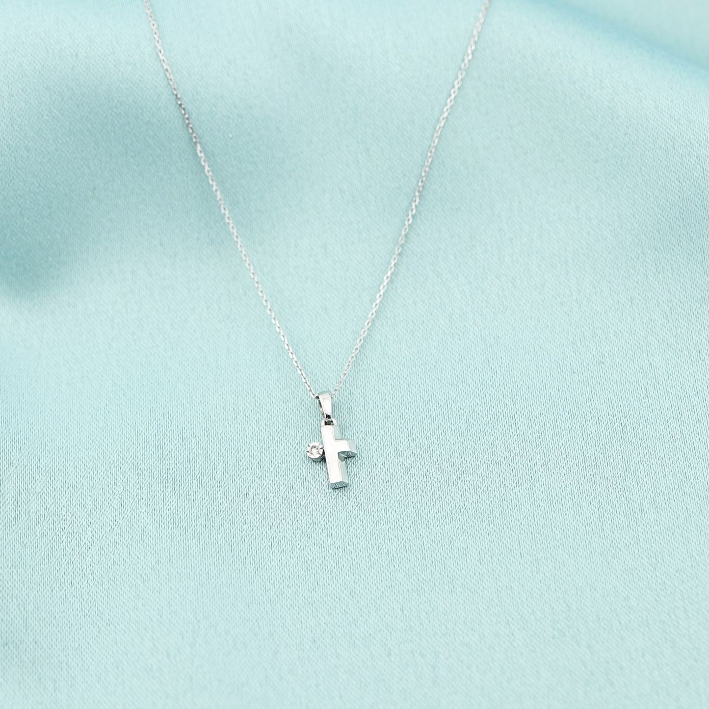 Lant Aur 14k Alb Cruce cu Diamant 0.005ct