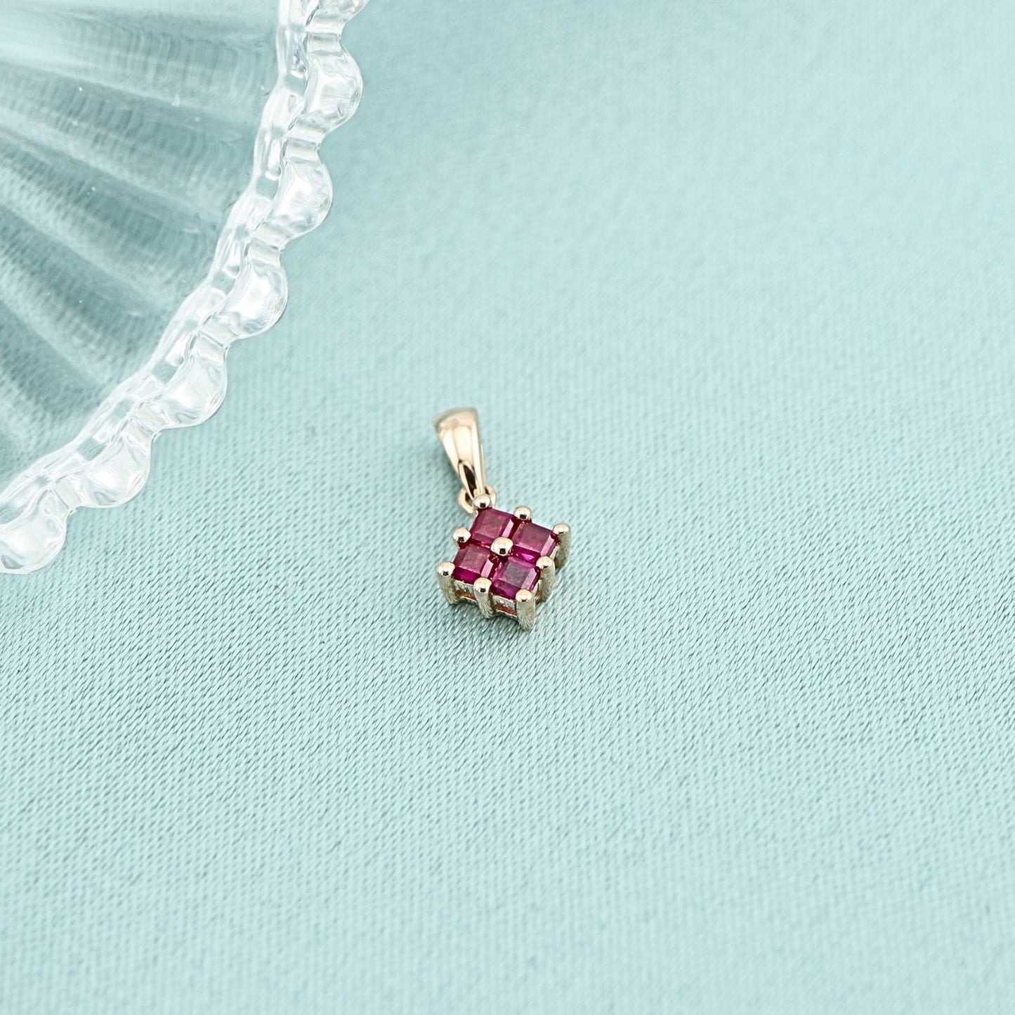 Pandantiv Aur Roz 14k cu Rubin 0.264ct