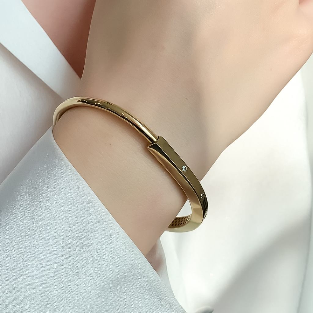Bratara Aur 14k Fixa Lock Bangle cu Pietre Zirconia