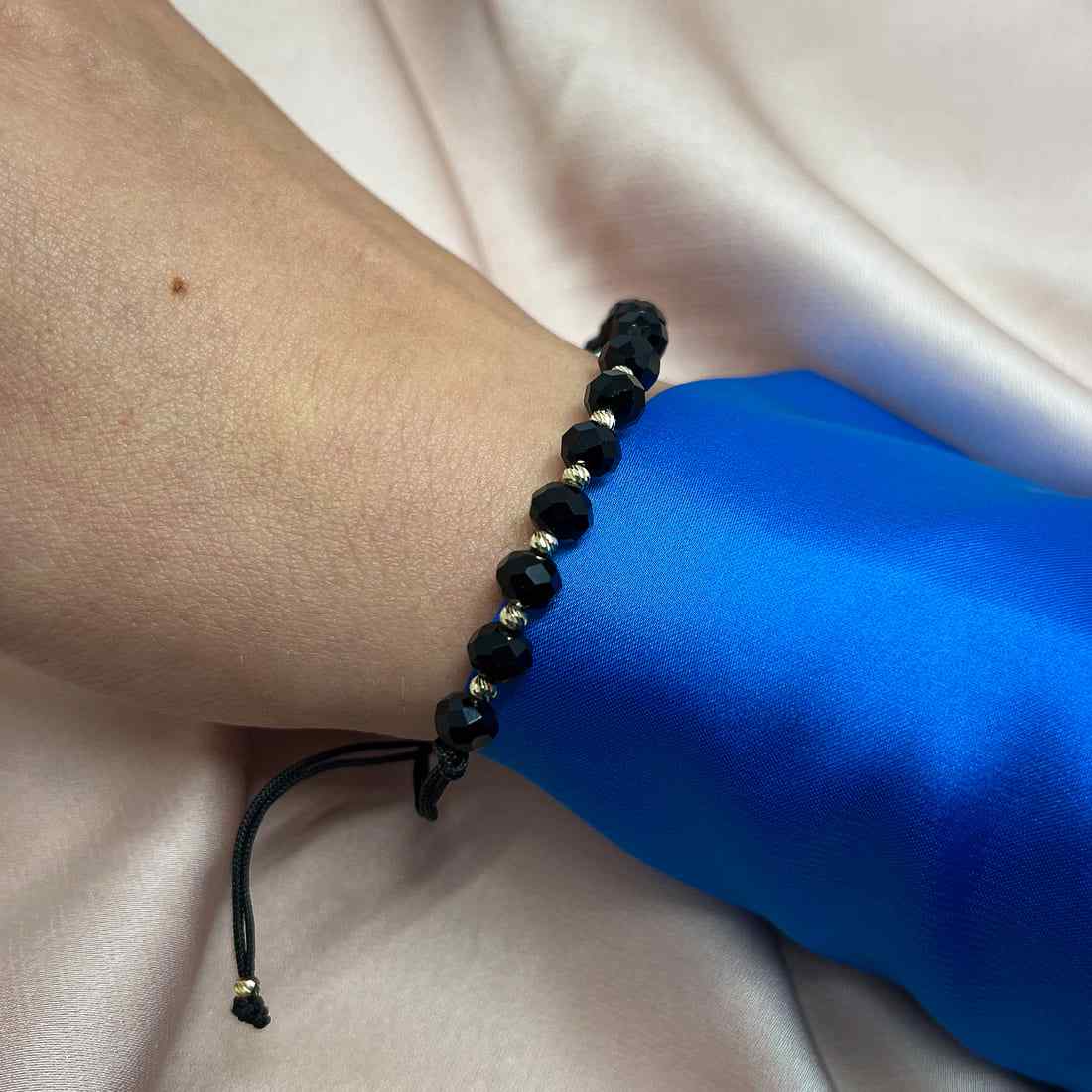 Bratara Snur cu Bile Aur 14k si Onix Negru Fatetat 6mm